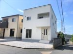 【新築】浜坂5丁目◆角地◆駐車場3台分◆内装も外装も白で統一された明るいお家◆