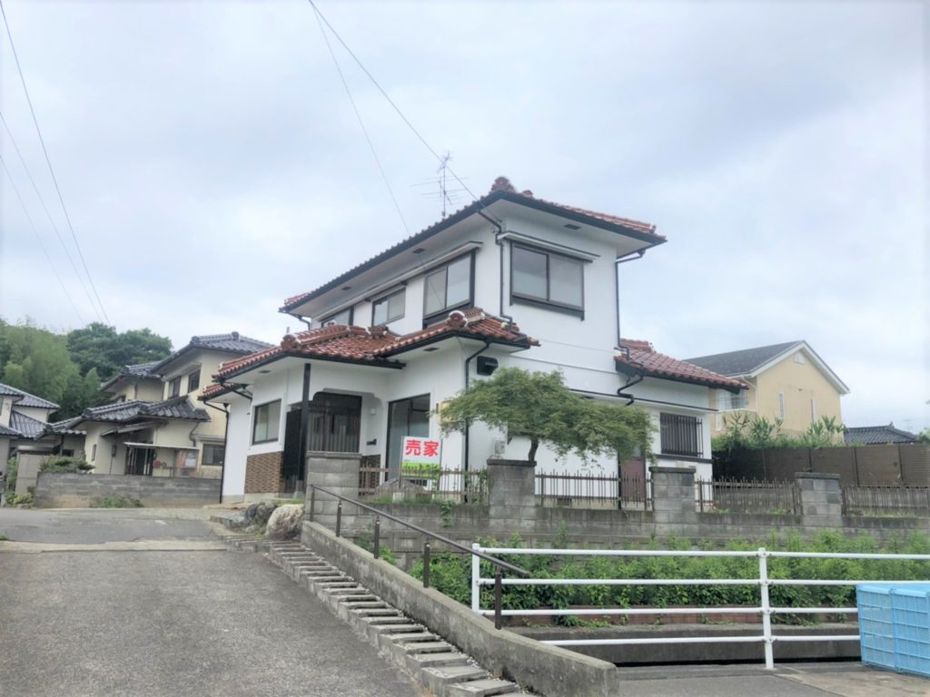 角地。お隣さんとも距離があります♪ 角地。お隣さんとも距離があります♪