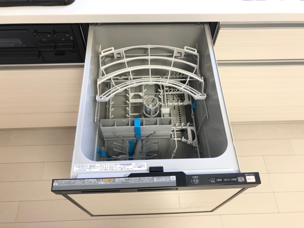 食洗機。手で洗うより省エネなんです。 食洗機。手で洗うより省エネなんです。