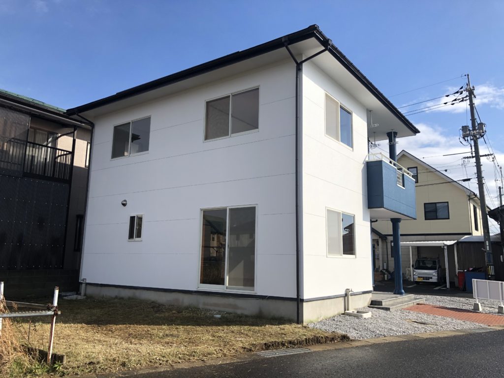 お庭側から撮影。車がたくさん停められます♪(外観) お庭側から撮影。車がたくさん停められます♪(外観)