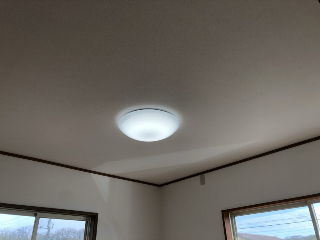 各部屋にはLED照明器具付き。エアコン配線と、TV配線も設置してあります。 各部屋にはLED照明器具付き。エアコン配線と、TV配線も設置してあります。