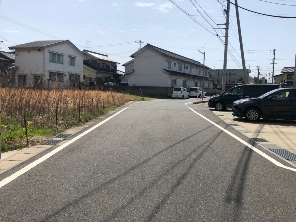 前面道路北側より撮影(外観) 前面道路北側より撮影(外観)