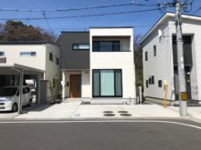 【中古】 2022/02 仲介 ◆浜坂6丁目（浜坂小学校区）◆築一年の３LDK◆駐車場3台並列♪