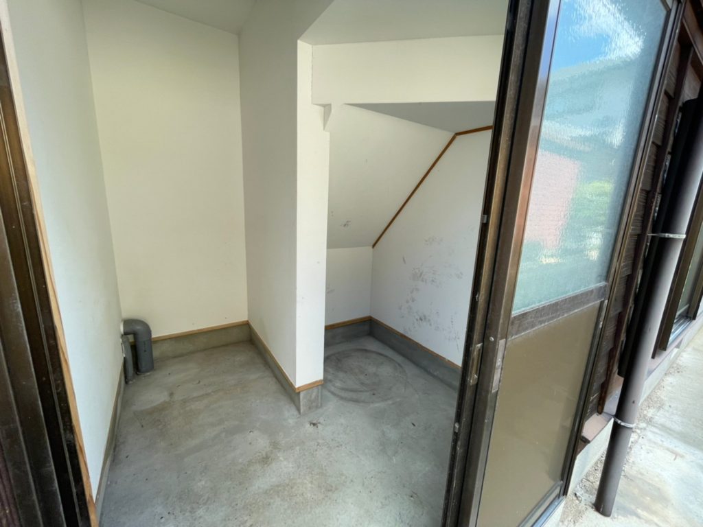 建物裏側に屋外収納があります♪結構広いです♪ 建物裏側に屋外収納があります♪結構広いです♪